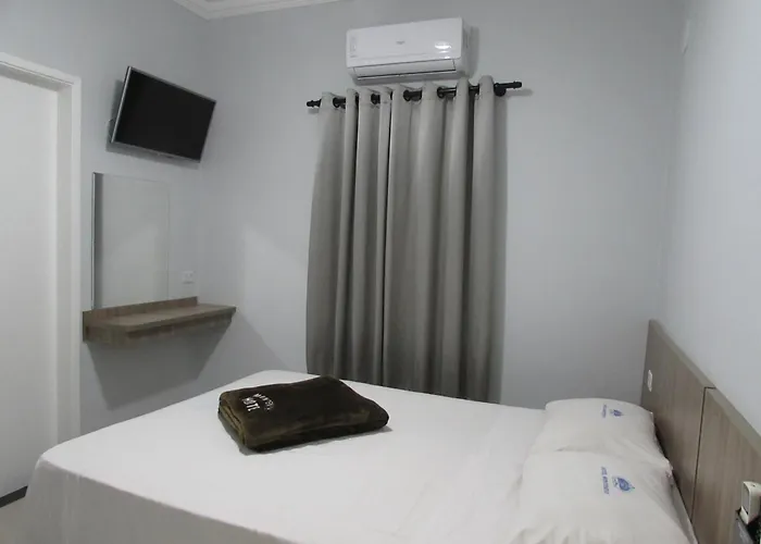 Hotel Monteneve a 2 minutos do Bom Retiro, a 8 minutos da 25 de Março e ao lado do Comando Geral da Guarda Metropolitana